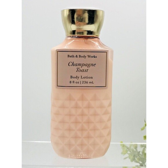 Bath & Body Works Lotion Champagne Toast Moisture Skin Beauty 8 OZ - Picture 1 of 4